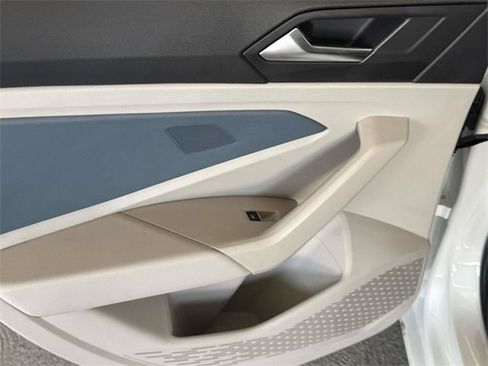 New 2025 Volkswagen Jetta SE image 28