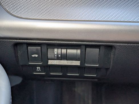 Used 2018 Subaru Legacy 2.5i Premium AWD/4WD image 18