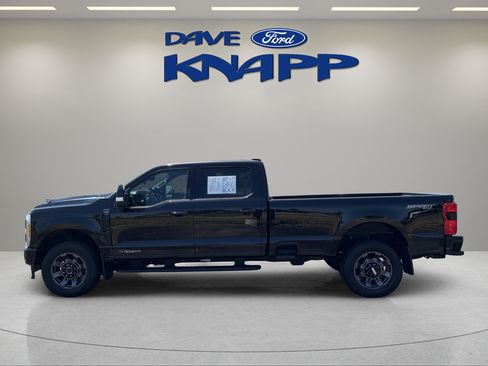 Used 2023 Ford F250 Lariat w/ Sport Appearance Package AWD/4WD image 4