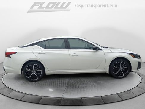 New 2025 Nissan Altima 2.5 SR image 8