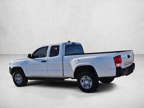 Used 2016 Toyota Tacoma SR image 8