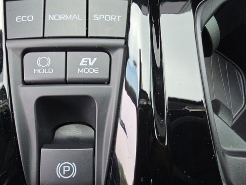 Used 2026 Toyota Camry XLE w/ Premium Plus Package FWD image 25
