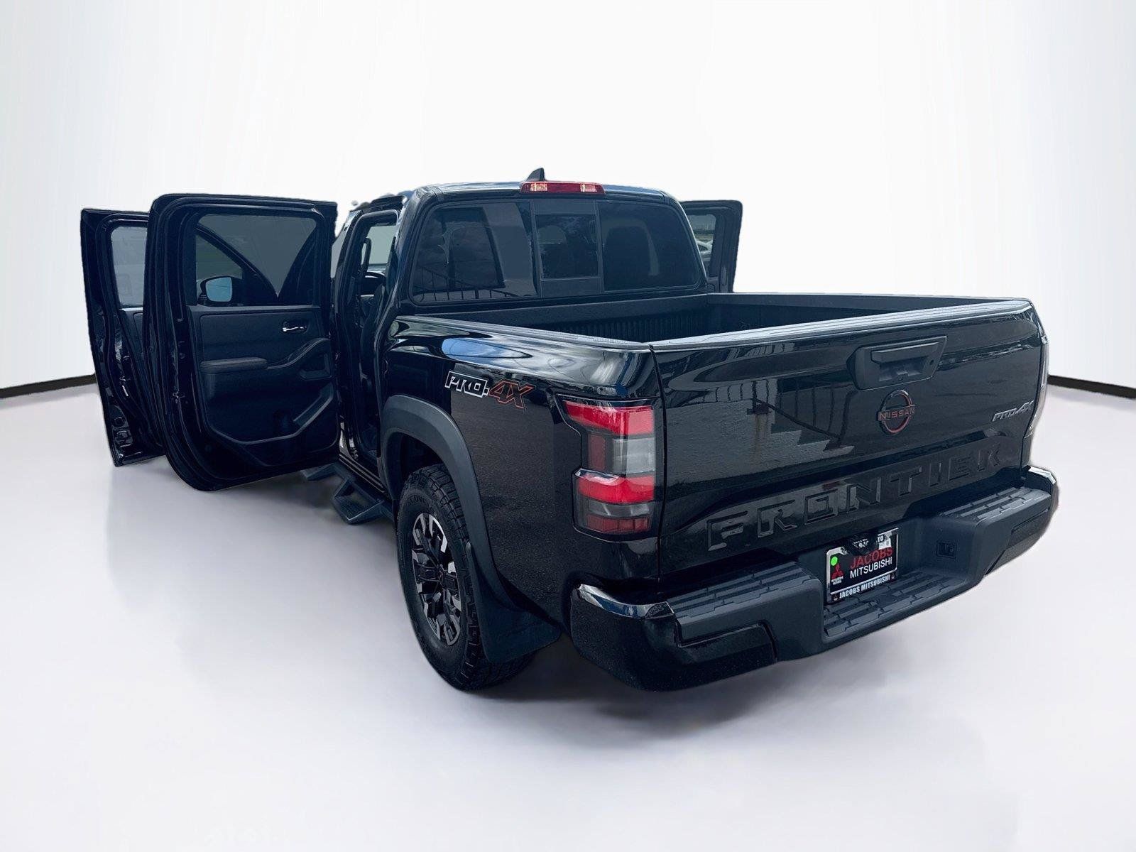 Used 2022 Nissan Frontier PRO-4X w/ Off-Road Protection Package AWD/4WD image 35
