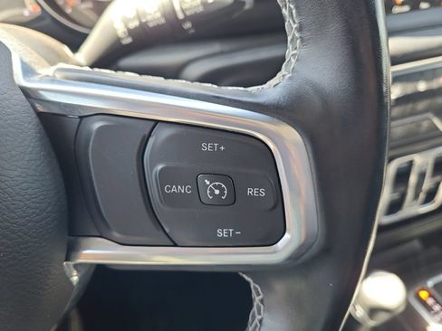 Used 2020 Jeep Wrangler Unlimited Sahara AWD/4WD image 25