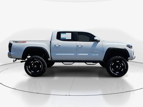 Used 2019 Toyota Tacoma TRD Off-Road image 4