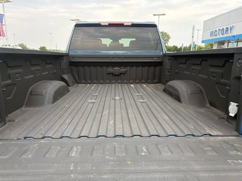 Used 2024 Chevrolet Silverado 2500 LT AWD/4WD image 7
