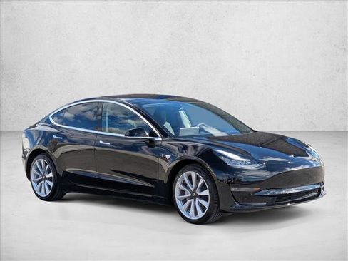 Used 2020 Tesla Model 3 Performance image 3