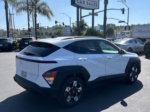 Used 2025 Hyundai Kona SEL image 3