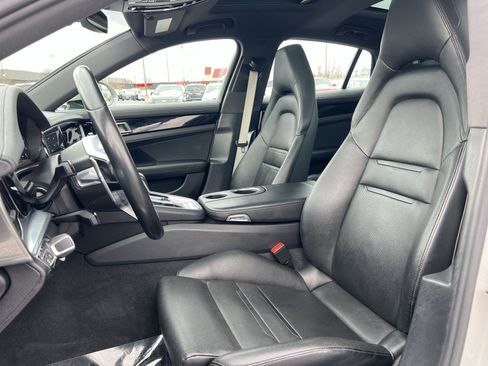 Used 2018 Porsche Panamera 4 image 13