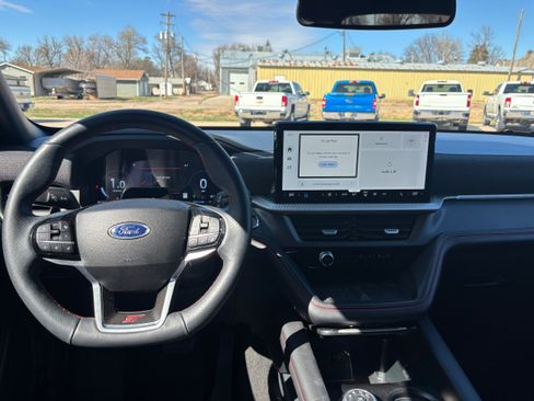 Used 2025 Ford Explorer ST AWD/4WD image 14
