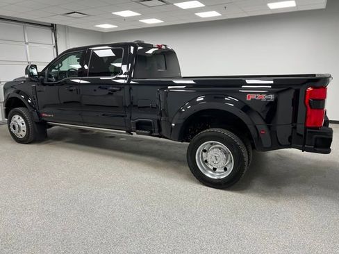 Used 2025 Ford F450 Platinum w/ FX4 Off-Road Package AWD/4WD image 7
