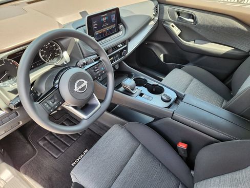 Used 2023 Nissan Rogue SV AWD/4WD image 10