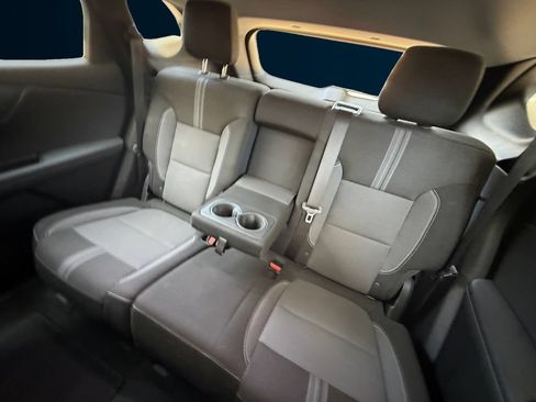 Used 2025 Chevrolet Blazer LT FWD image 16