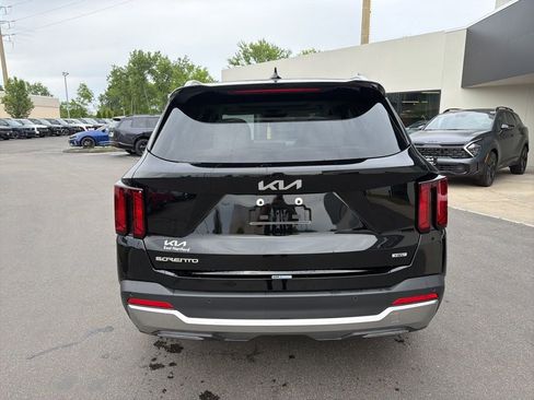 New 2026 Kia Sorento EX AWD/4WD image 9