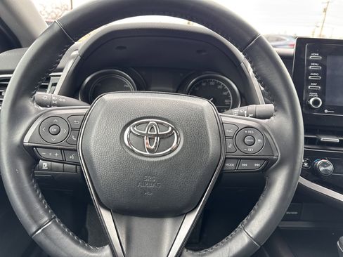 Used 2023 Toyota Camry SE image 14