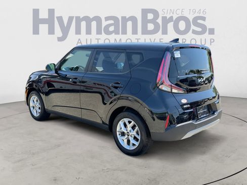 Certified 2023 Kia Soul LX w/ LX Technology Package FWD image 6
