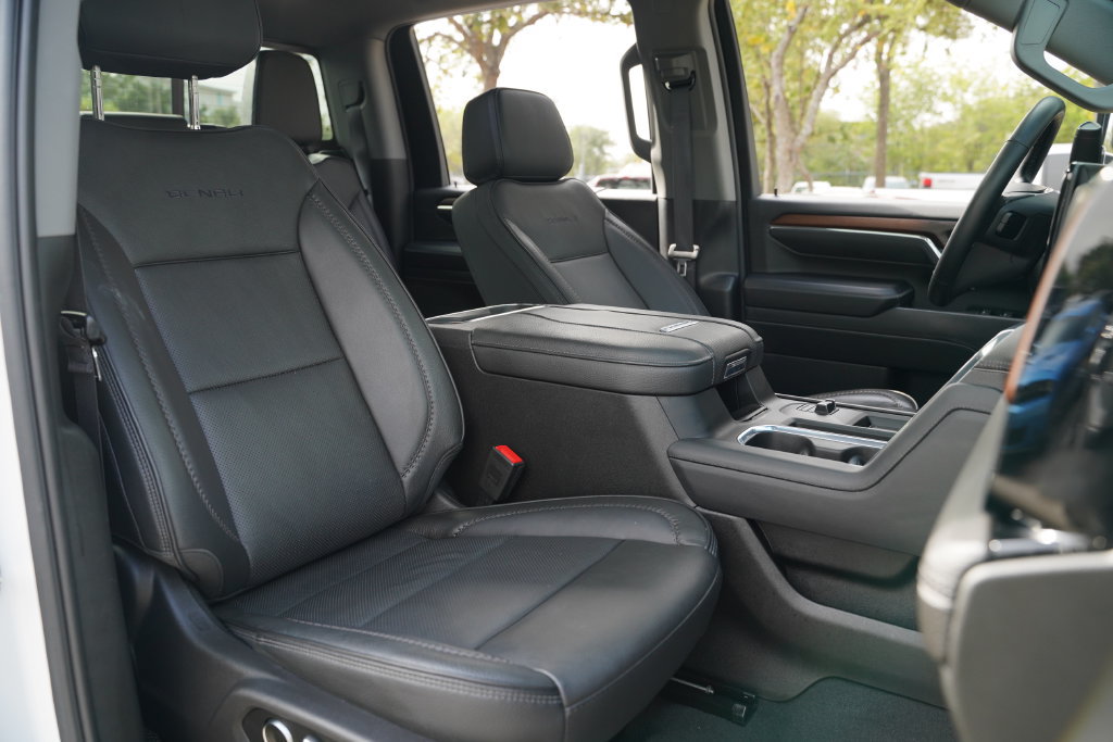 Used 2024 GMC Sierra 2500 Denali w/ Denali Reserve Package AWD/4WD image 23
