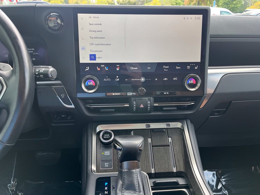 Used 2024 Lexus GX 550 w/ Accessory Package (Z1) AWD/4WD image 29