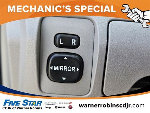 Used 2011 Toyota Camry SE image 25