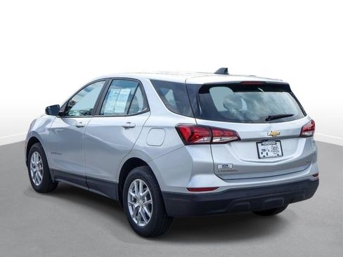 Used 2022 Chevrolet Equinox LS AWD/4WD image 6