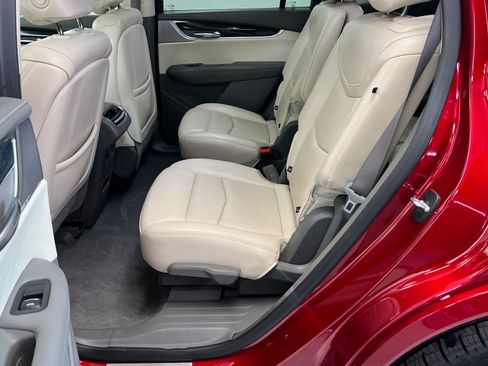 Used 2022 Cadillac XT6 Premium Luxury w/ Technology Package image 21