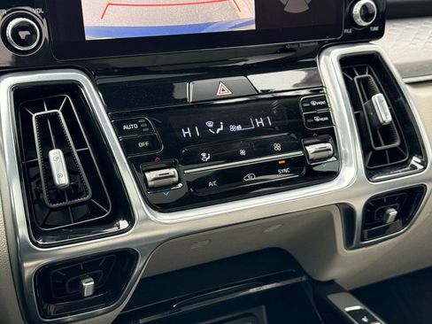Used 2022 Kia Sorento SX image 26