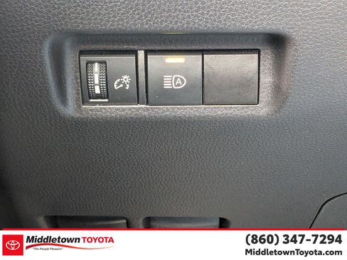 Used 2025 Toyota RAV4 XLE image 18