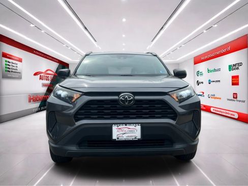 Used 2020 Toyota RAV4 LE AWD/4WD image 2