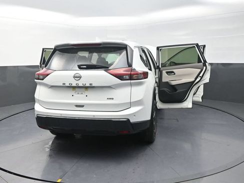 Used 2025 Nissan Rogue SV AWD/4WD image 44