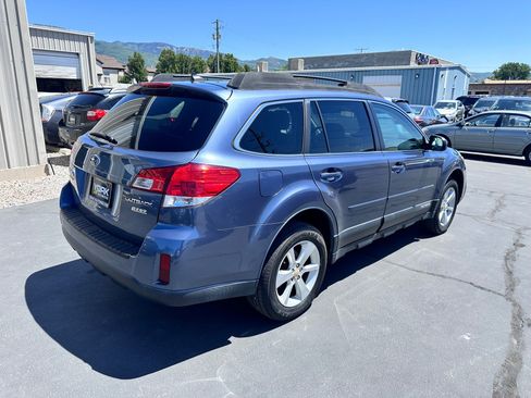 Used 2014 Subaru Outback 2.5i Premium AWD/4WD image 3