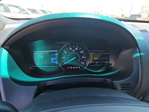 Used 2016 Ford Explorer XLT w/ Equipment Group 202A FWD image 15