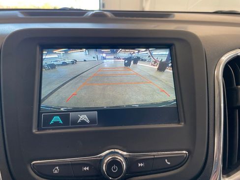 Used 2018 Chevrolet Equinox LT AWD/4WD image 31