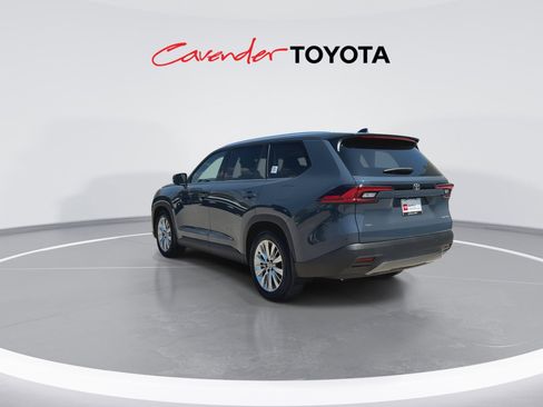 Used 2026 Toyota Grand Highlander Platinum image 6