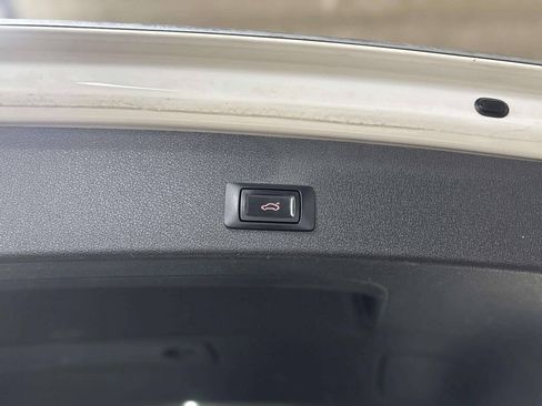 Used 2017 Audi Q5 2.0T Premium Plus w/ Technology Package AWD/4WD image 17