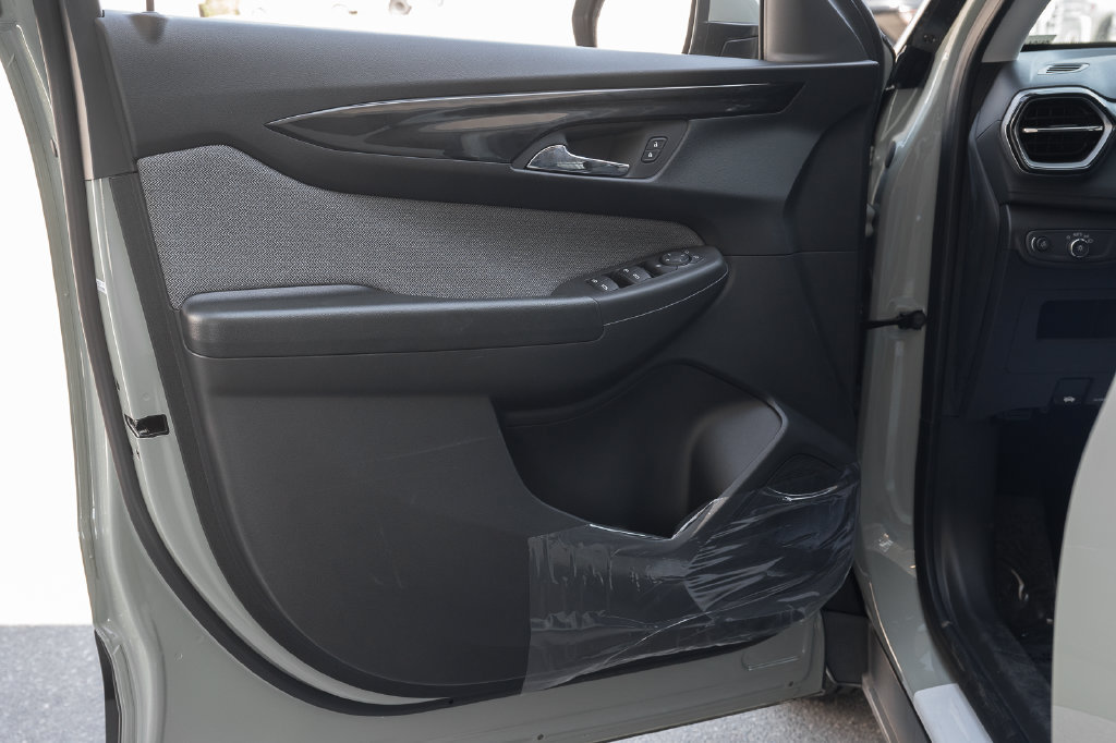 New 2026 Chevrolet TrailBlazer LT w/ Driver Confidence Package FWD image 16