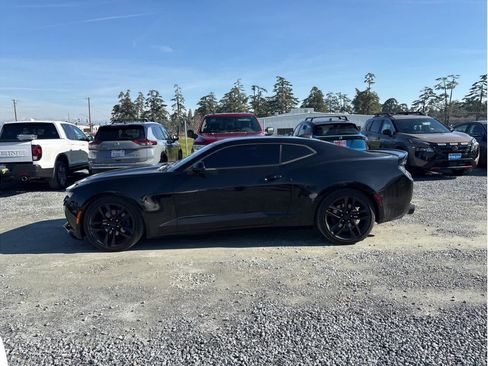 Used 2018 Chevrolet Camaro LT w/ RS Package image 6