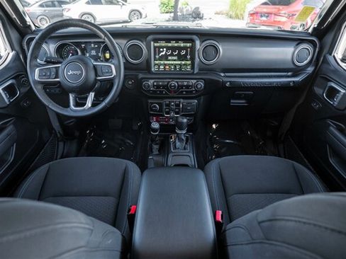 Used 2023 Jeep Wrangler Unlimited Rubicon 4xe w/ Cold Weather Group AWD/4WD image 19