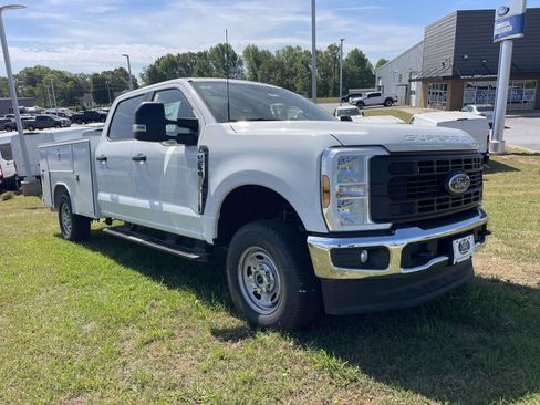 New 2026 Ford F250 XL w/ FX4 Off-Road Package AWD/4WD image 1