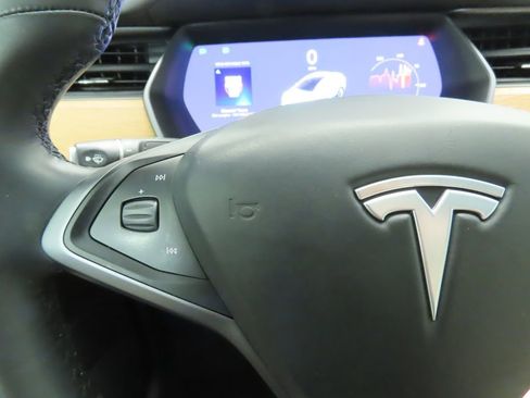 Used 2020 Tesla Model X Long Range image 11