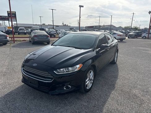 Used 2016 Ford Fusion SE w/ Equipment Group 202A image 1