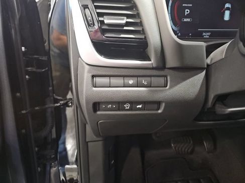 Certified 2025 Nissan Rogue SL w/ SL Premium Package AWD/4WD image 12