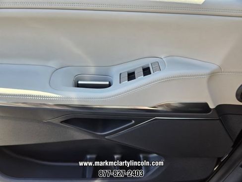New 2026 Lincoln Navigator Premiere AWD/4WD image 22