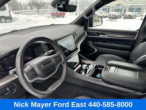 Used 2024 Jeep Wagoneer Series II image 32