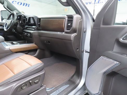 Used 2024 Chevrolet Silverado 2500 High Country AWD/4WD image 36