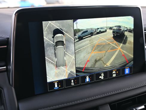 Used 2024 Chevrolet Tahoe Z71 w/ Luxury Package image 15