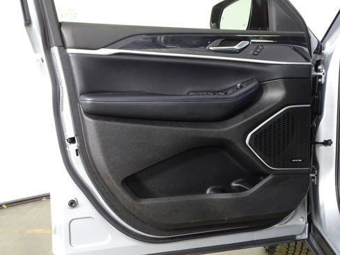 Used 2022 Jeep Grand Cherokee Trailhawk image 17