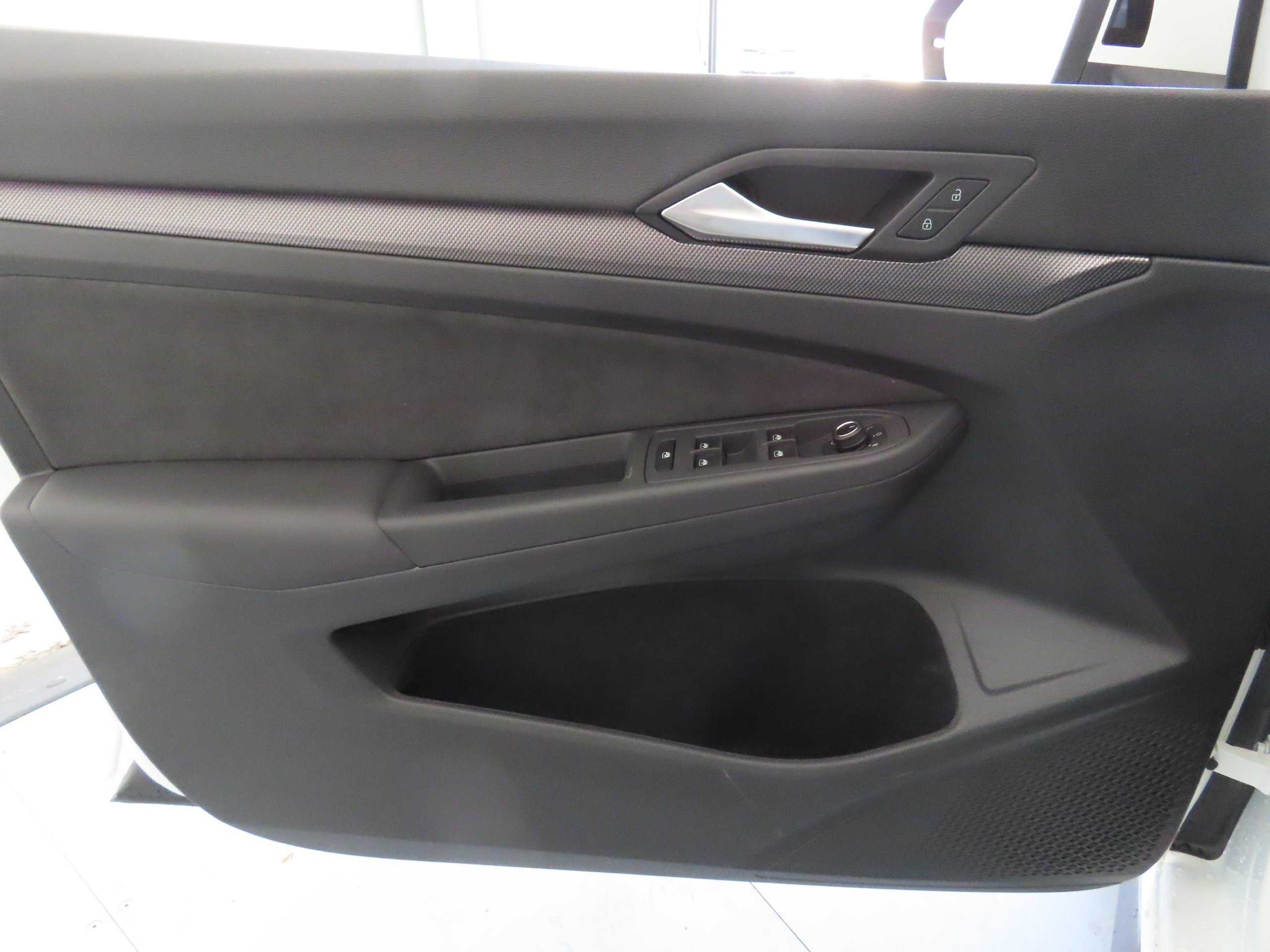 New 2026 Volkswagen GTI SE FWD image 10