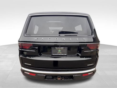 Used 2022 Jeep Wagoneer Series III w/ Premium Group I AWD/4WD image 8