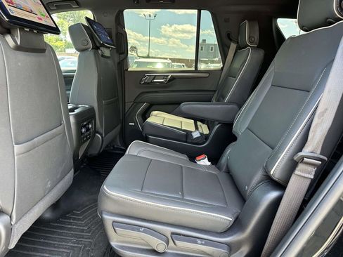 Used 2025 Chevrolet Tahoe Premier AWD/4WD image 23