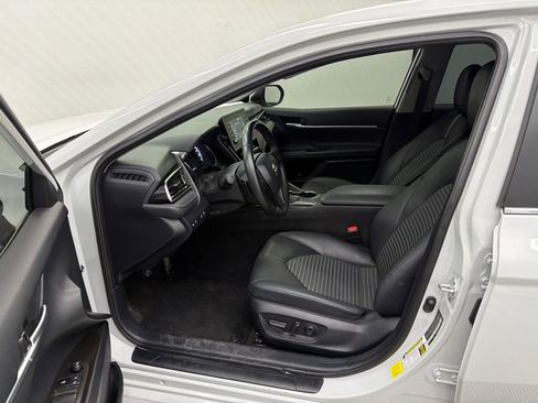 Used 2024 Toyota Camry SE FWD image 9